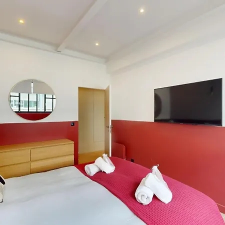 178 Cesar - Superb In Paris